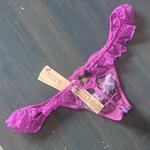 La Senza "The Sexies" Purple Leopard Lace G-string Thong - Picture 3 of 3